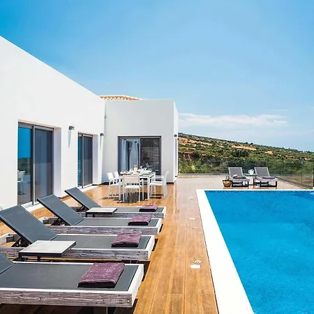 Sleeps 6 Air Con Wifi